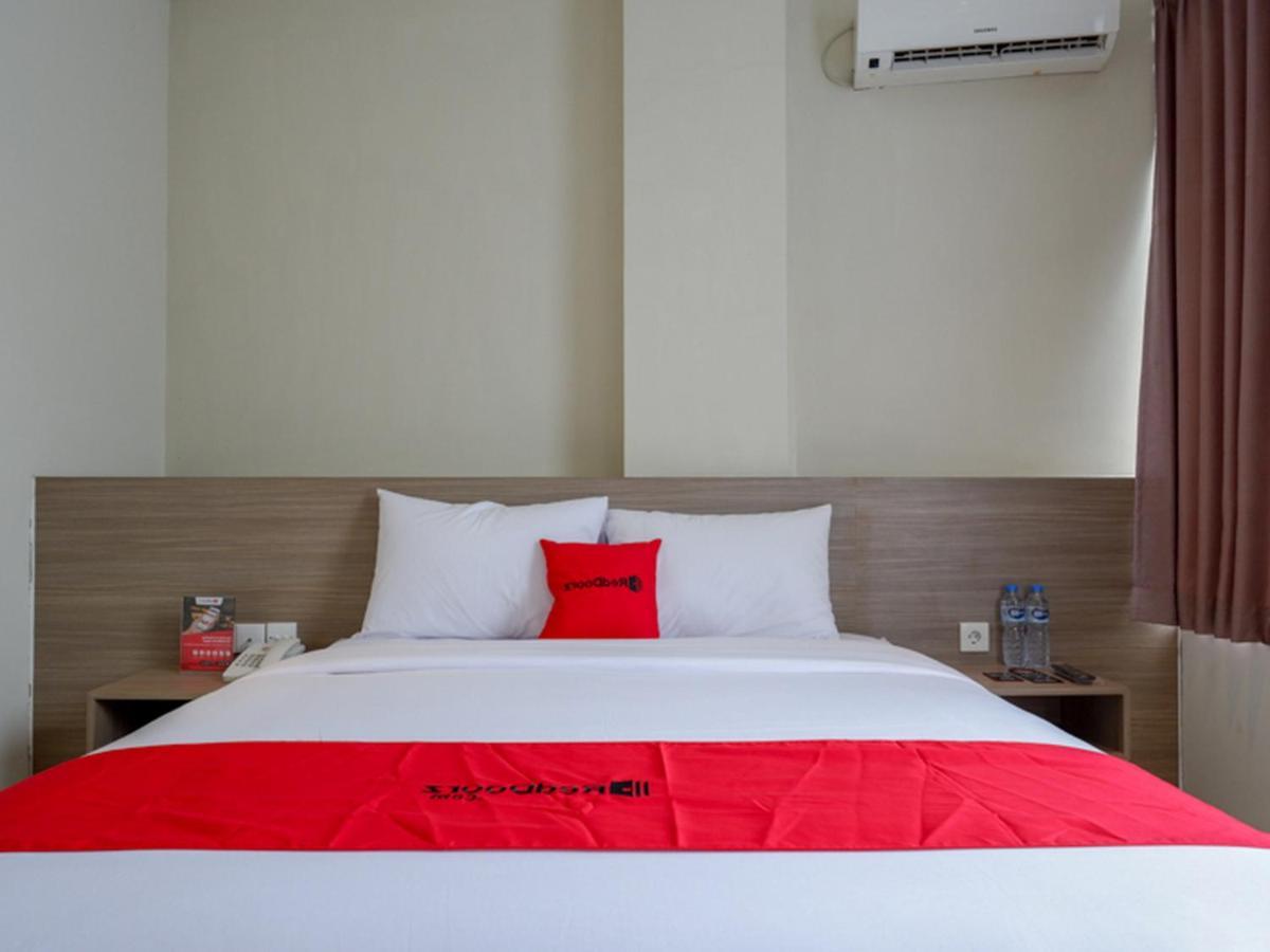 Reddoorz Near Exit Tol Banyumanik 2 Hotel Srondolwetan Exterior photo