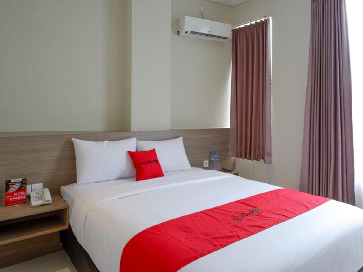 Reddoorz Near Exit Tol Banyumanik 2 Hotel Srondolwetan Exterior photo