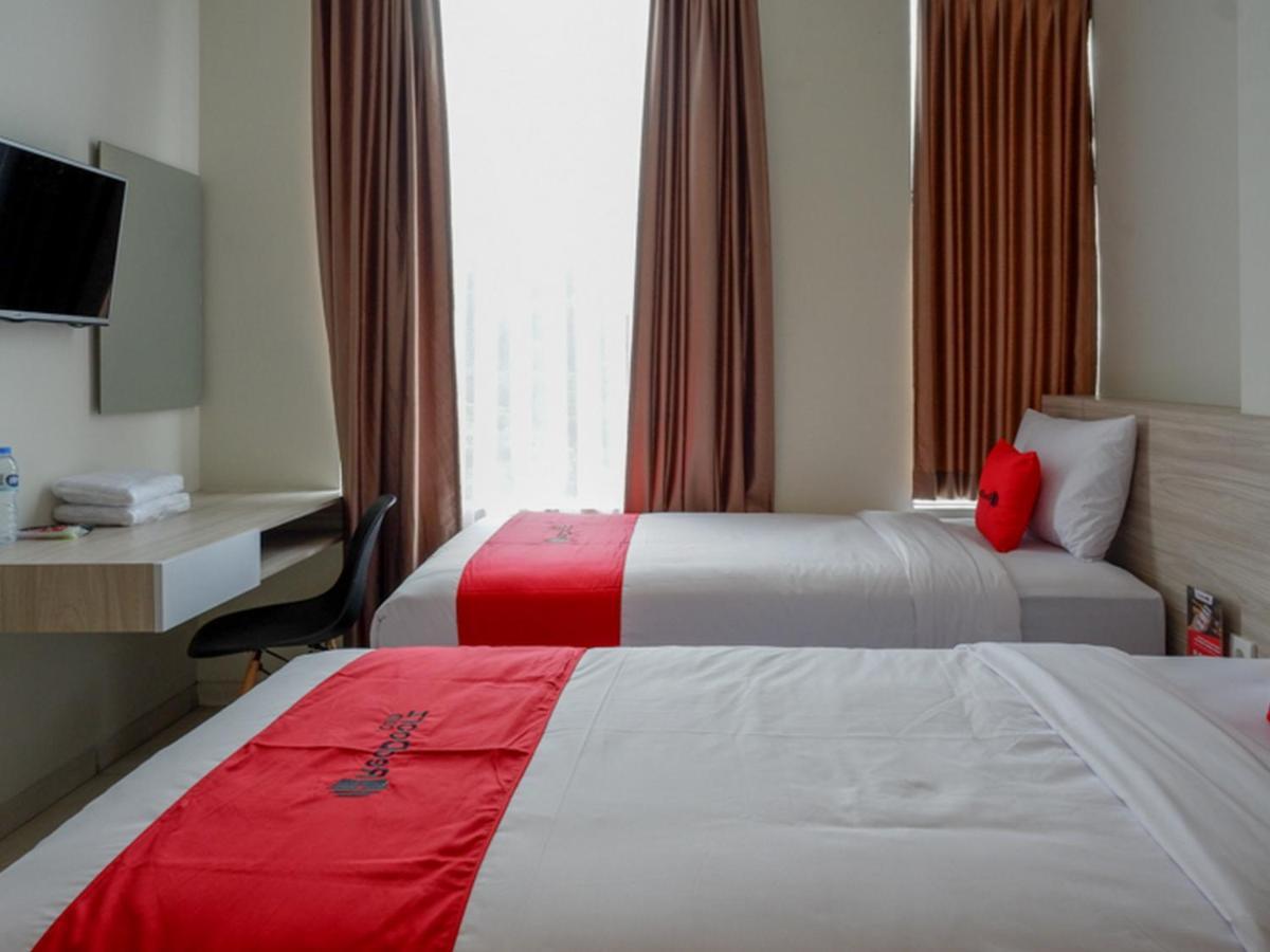 Reddoorz Near Exit Tol Banyumanik 2 Hotel Srondolwetan Exterior photo