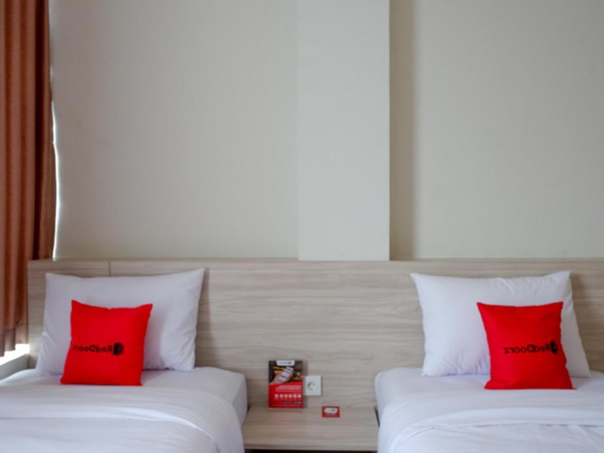Reddoorz Near Exit Tol Banyumanik 2 Hotel Srondolwetan Exterior photo