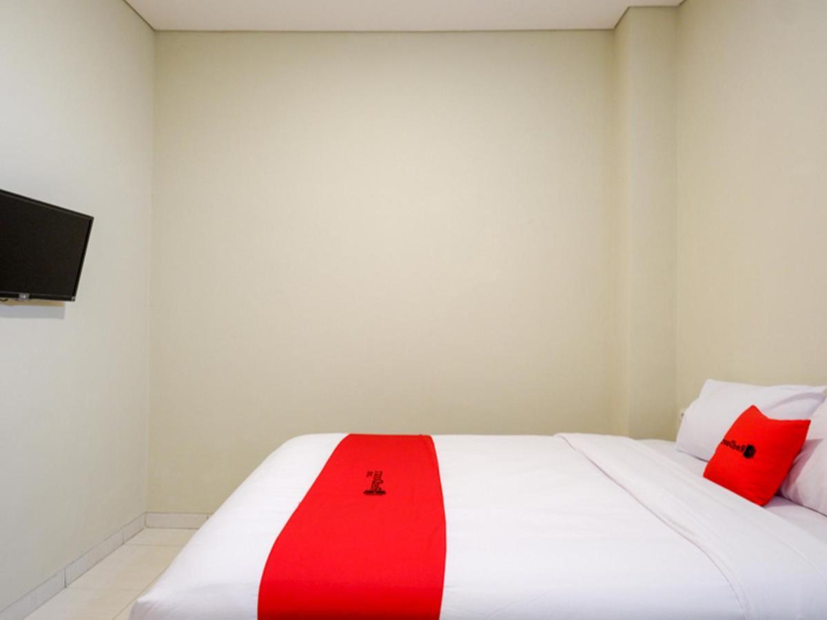 Reddoorz Near Exit Tol Banyumanik 2 Hotel Srondolwetan Exterior photo
